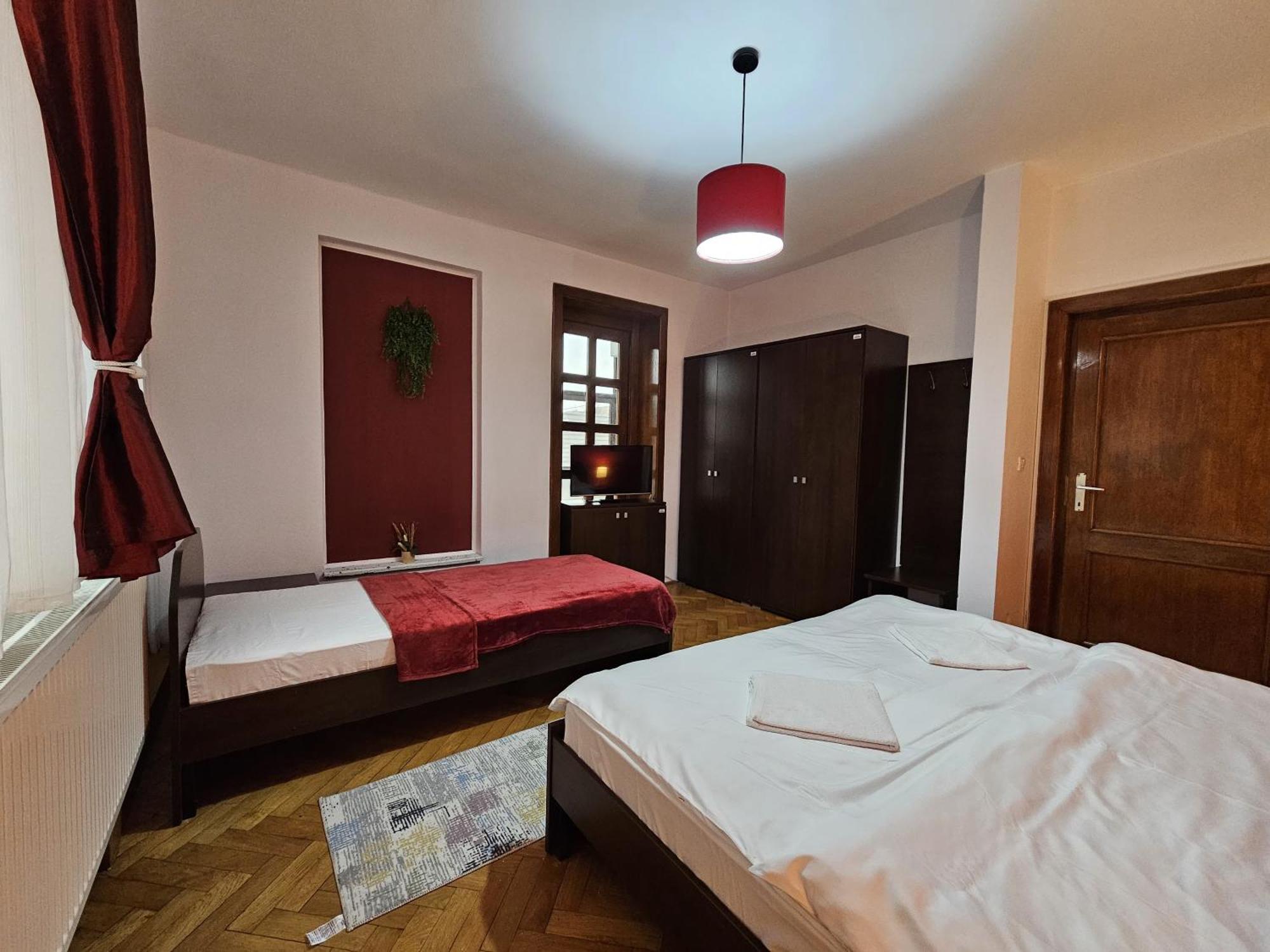 Apartment Zarnesti City Centre Vmp Free Parking Εξωτερικό φωτογραφία