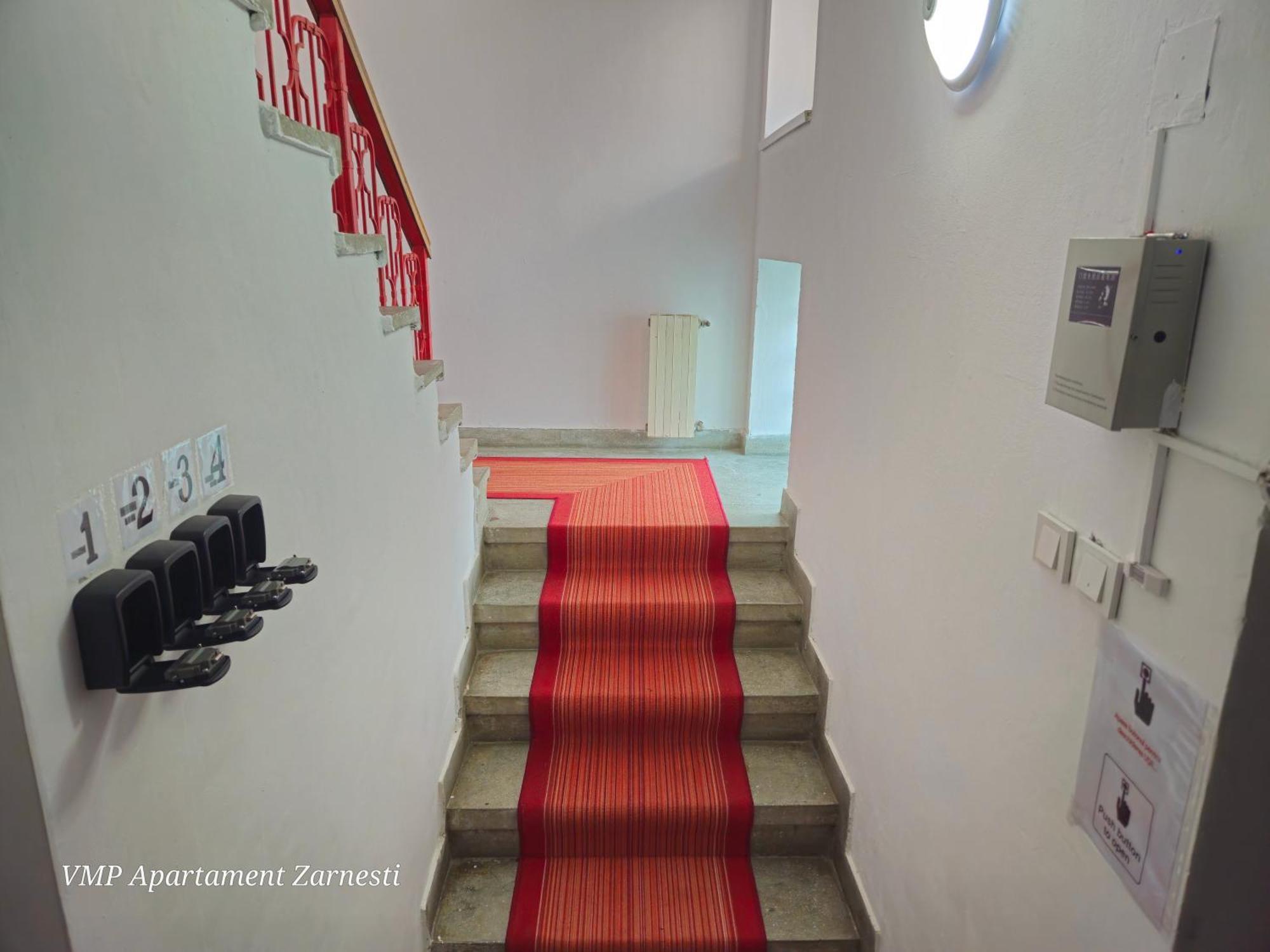 Apartment Zarnesti City Centre Vmp Free Parking Δωμάτιο φωτογραφία