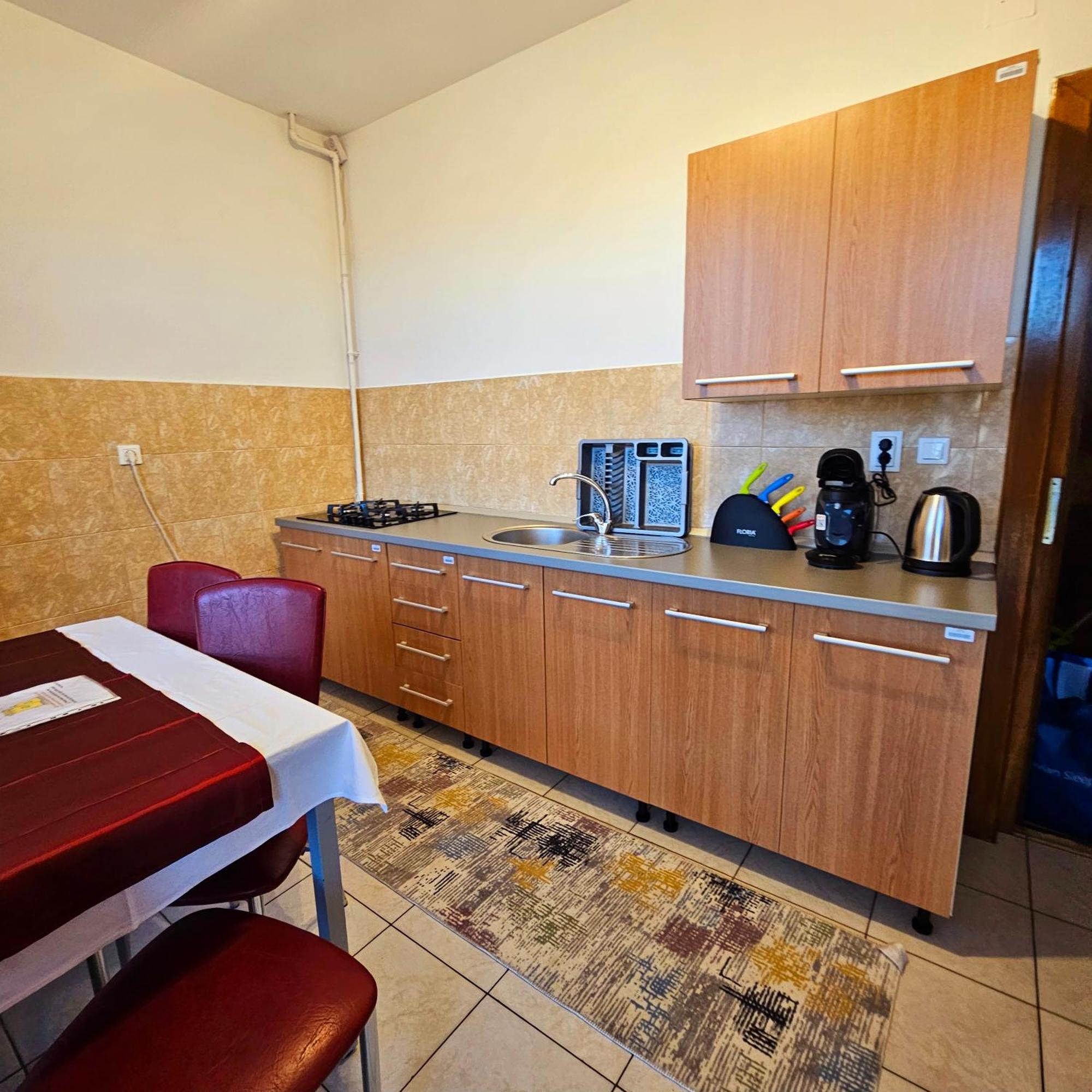 Apartment Zarnesti City Centre Vmp Free Parking Δωμάτιο φωτογραφία